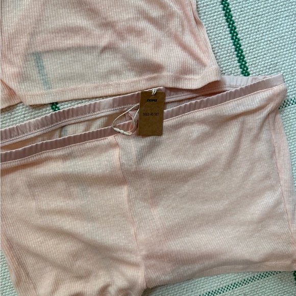 SKIMS Lace Cami and Shorts Set - Picture 5 of 5